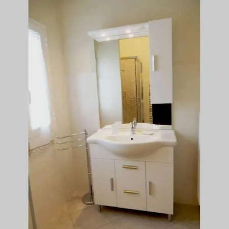 Lovely With Stunning View Апартаменты Флоренция